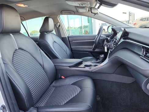 Used 2023 Toyota Camry SE image 15