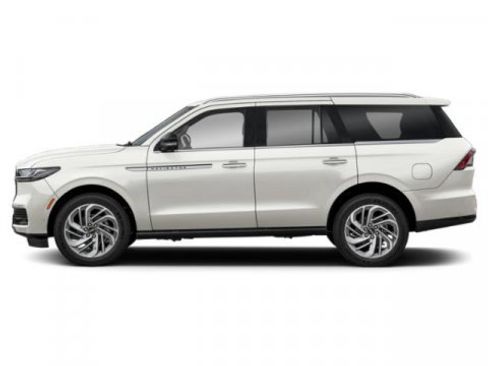 New 2026 Lincoln Navigator Premiere AWD/4WD image 3