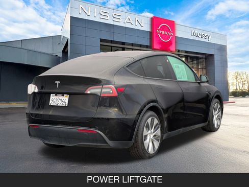Used 2021 Tesla Model Y 2WD image 8