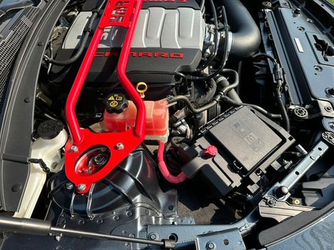 Used 2020 Chevrolet Camaro SS RWD image 31