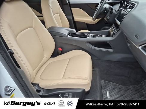 Used 2020 Jaguar F-PACE Premium AWD/4WD image 27