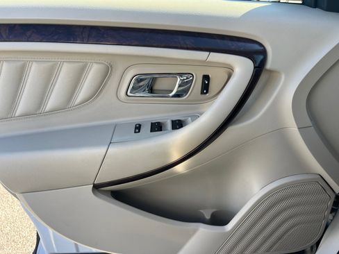 Used 2011 Ford Taurus Limited w/ 303A Rapid Spec Order Code image 25
