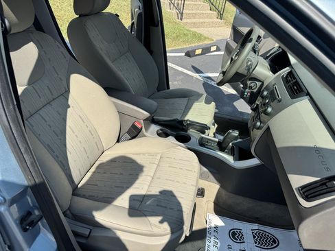 Used 2009 Ford Focus SE FWD image 23