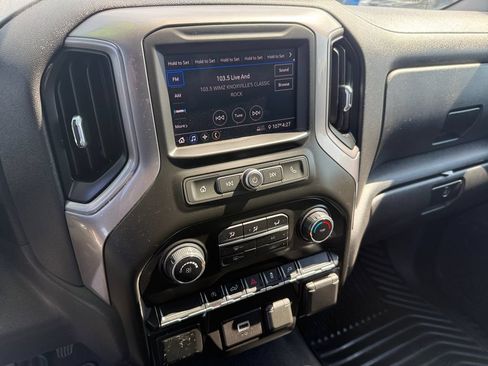 Used 2020 Chevrolet Silverado 1500 Custom w/ Custom Value Package AWD/4WD image 17