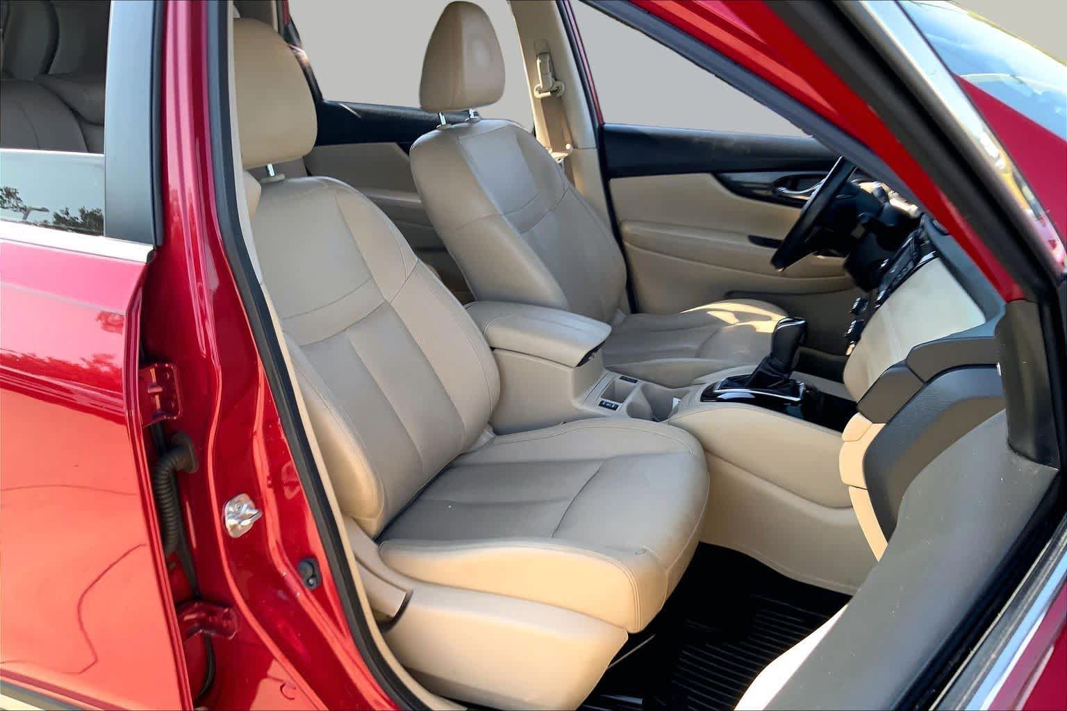Used 2017 Nissan Rogue SL w/ SL Premium Package FWD image 9