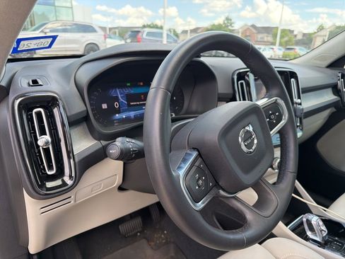 Used 2025 Volvo XC40 B5 Plus w/ Protection Package Premier AWD/4WD image 7