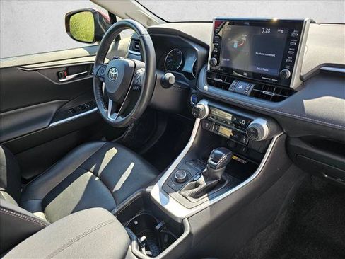 Used 2022 Toyota RAV4 XLE Premium AWD/4WD image 10