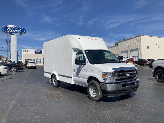 New 2027 Ford E-350 and Econoline 350 Super Duty w/ Power Equipment Group RWD image 3