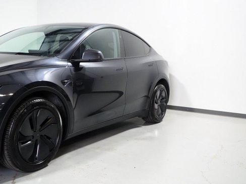 Used 2026 Tesla Model Y Long Range RWD image 56