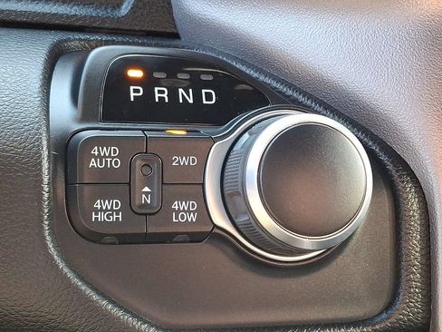 Used 2020 RAM 1500 Big Horn AWD/4WD image 15