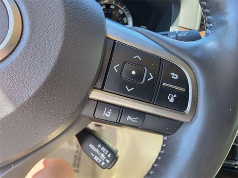 Used 2020 Lexus LX 570 4WD w/ Luxury Package image 23