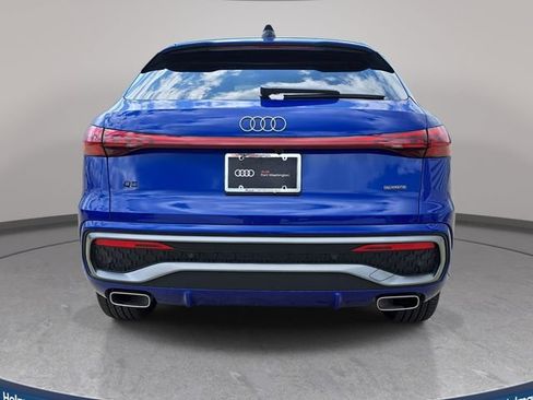 Used 2025 Audi Q5 Premium w/ Convenience Package AWD/4WD image 7