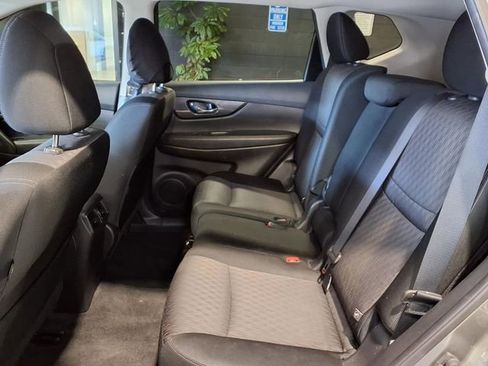 Used 2019 Nissan Rogue SV w/ Premium Package image 22