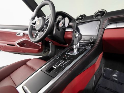 Certified 2024 Porsche 718 Boxster S image 31