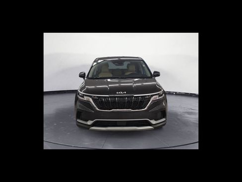 Used 2024 Kia Carnival EX FWD image 9