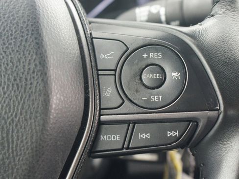 Used 2024 Toyota Camry SE image 9