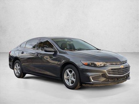 Used 2017 Chevrolet Malibu LS image 3