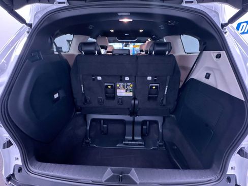 Used 2025 Toyota Sienna Limited image 40