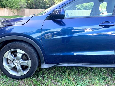 Used 2017 Honda HR-V LX image 9