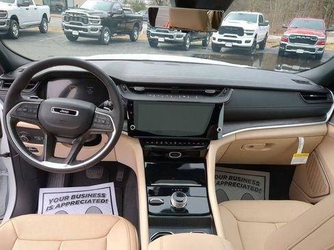 New 2026 Jeep Grand Cherokee L Limited AWD/4WD image 13