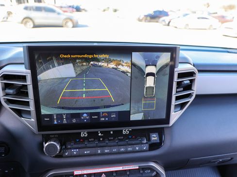 Used 2025 Toyota Tundra Limited image 24