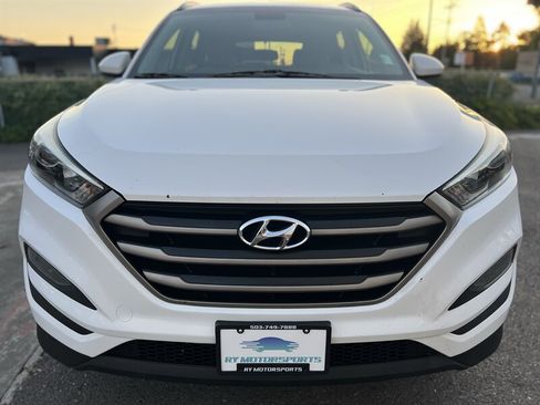 Used 2016 Hyundai Tucson SE w/ Option Group 02 FWD image 8