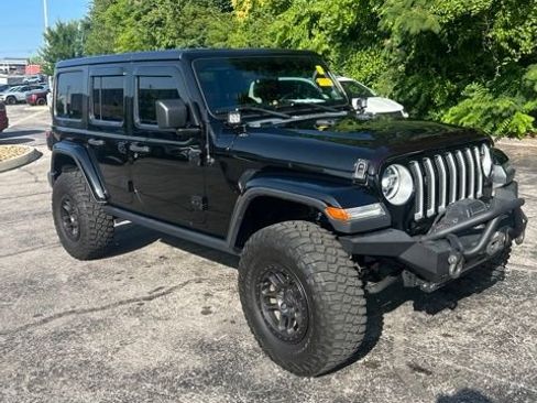 Used 2020 Jeep Wrangler Unlimited Sahara AWD/4WD image 3
