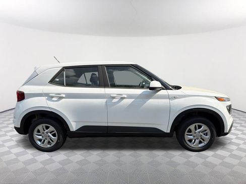 New 2026 Hyundai Venue SE FWD image 4