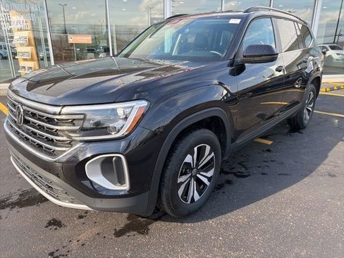 Used 2024 Volkswagen Atlas SE image 11