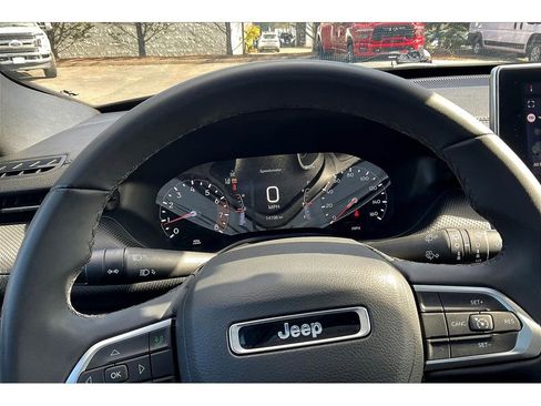 Used 2025 Jeep Compass Latitude w/ Altitude Special Edition AWD/4WD image 20