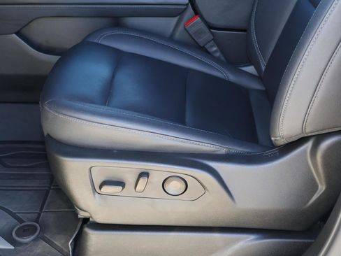 Used 2024 Chevrolet Tahoe Z71 w/ Luxury Package image 15