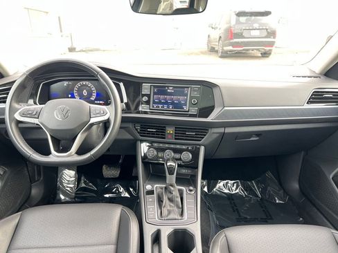 Used 2024 Volkswagen Jetta SE image 7