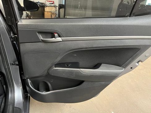 Used 2018 Hyundai Elantra Value Edition FWD image 13