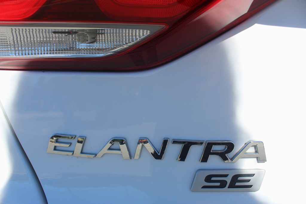 Used 2018 Hyundai Elantra SE FWD image 7