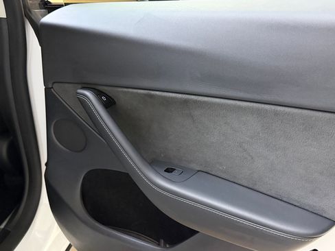 Used 2023 Tesla Model Y 2WD image 20