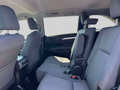 Certified 2019 Toyota Highlander LE AWD/4WD image 15
