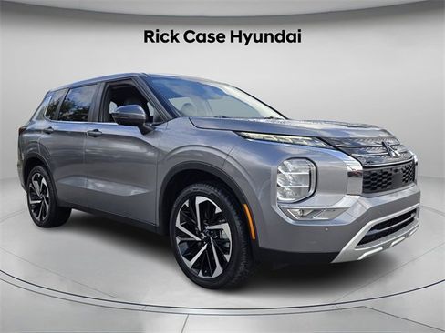 Used 2022 Mitsubishi Outlander SE image 8