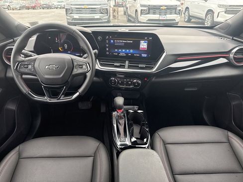 Used 2025 Chevrolet Trax RS w/ Driver Confidence Package image 12