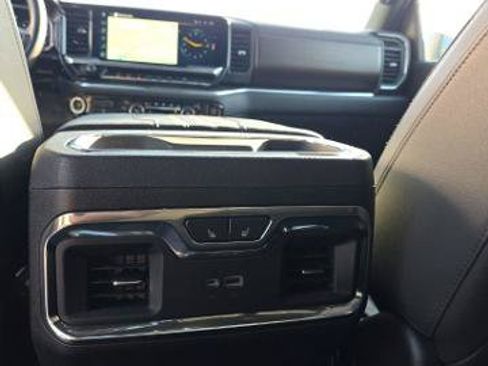 Used 2025 Chevrolet Silverado 1500 High Country AWD/4WD image 45