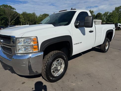 Used 2008 Chevrolet Silverado 2500 W/T w/ Snow Plow Prep Package AWD/4WD image 9