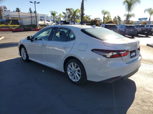 Used 2023 Toyota Camry LE image 5