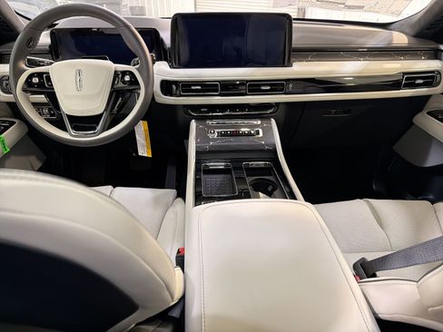 New 2025 Lincoln Aviator Black Label image 23