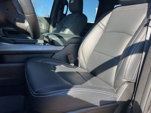 Used 2024 RAM 2500 Big Horn w/ Level 2 Equipment Group image 30