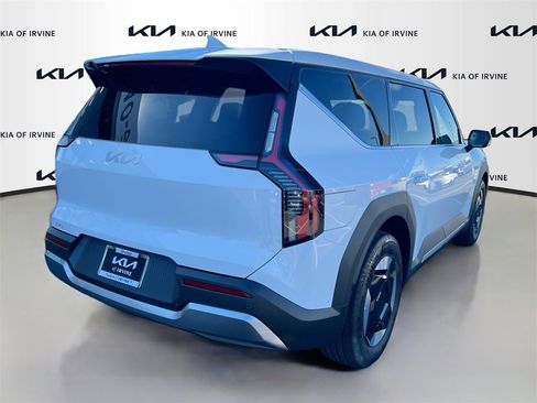 New 2026 Kia EV9 Light image 7