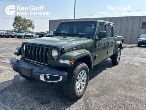 Used 2023 Jeep Gladiator Sport AWD/4WD image 1