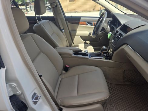 Used 2011 Mercedes-Benz C 300 Sedan image 9