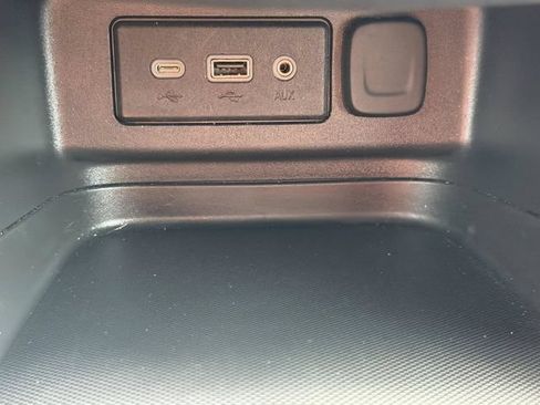 Used 2023 Chevrolet Equinox LT FWD image 27