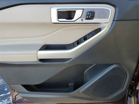 Used 2023 Ford Explorer Limited w/ Hybrid Equipment Group 310A image 28