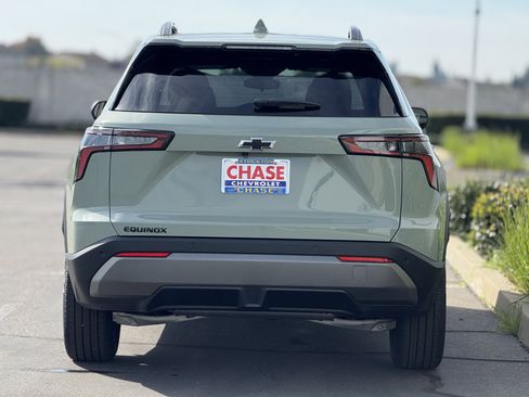 New 2026 Chevrolet Equinox LT image 6