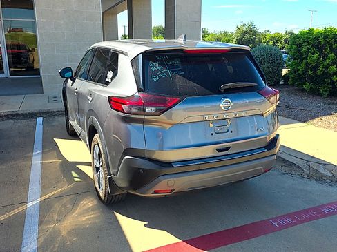 Used 2021 Nissan Rogue SV FWD image 12